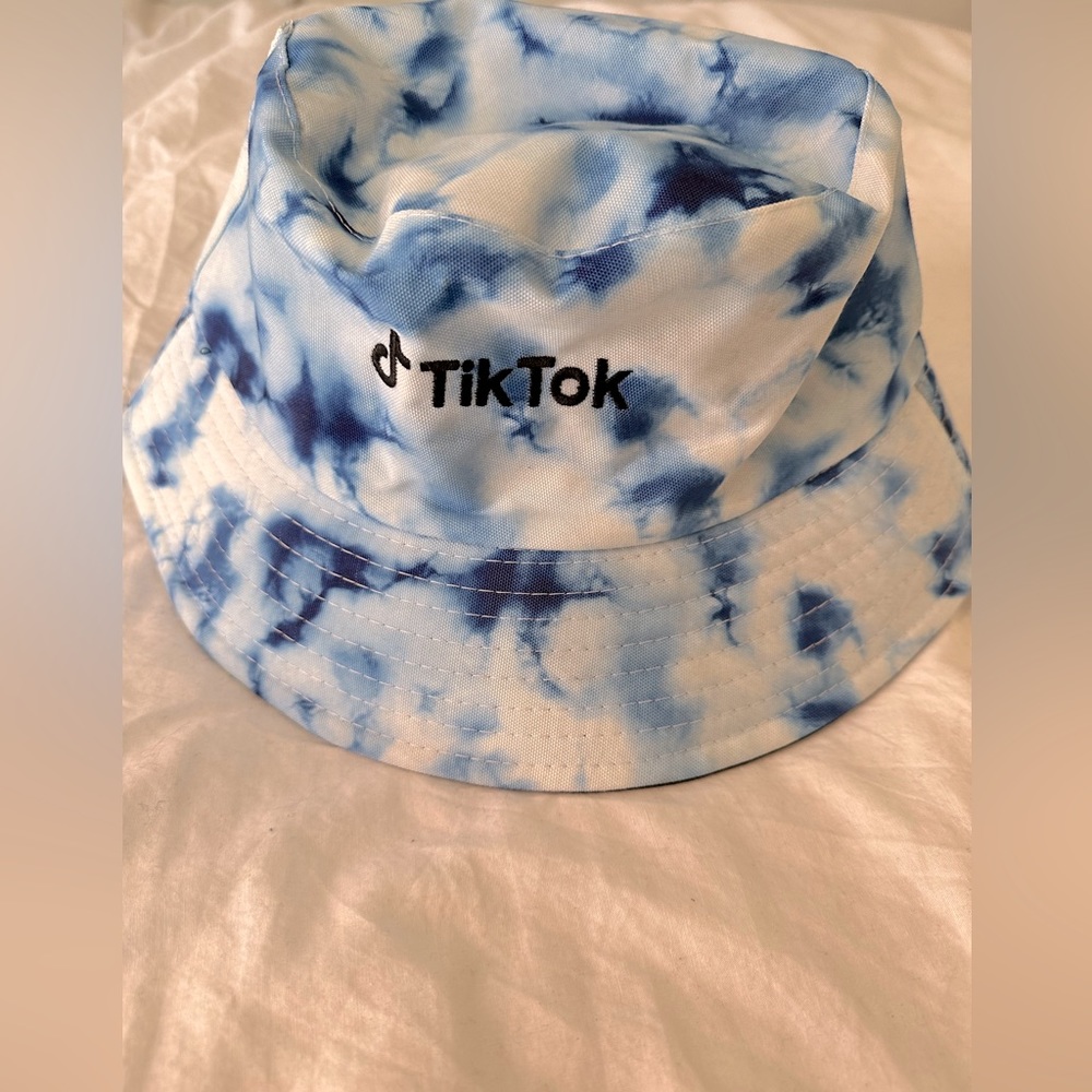 Tiktok bucket hat blue tie dye brand new!